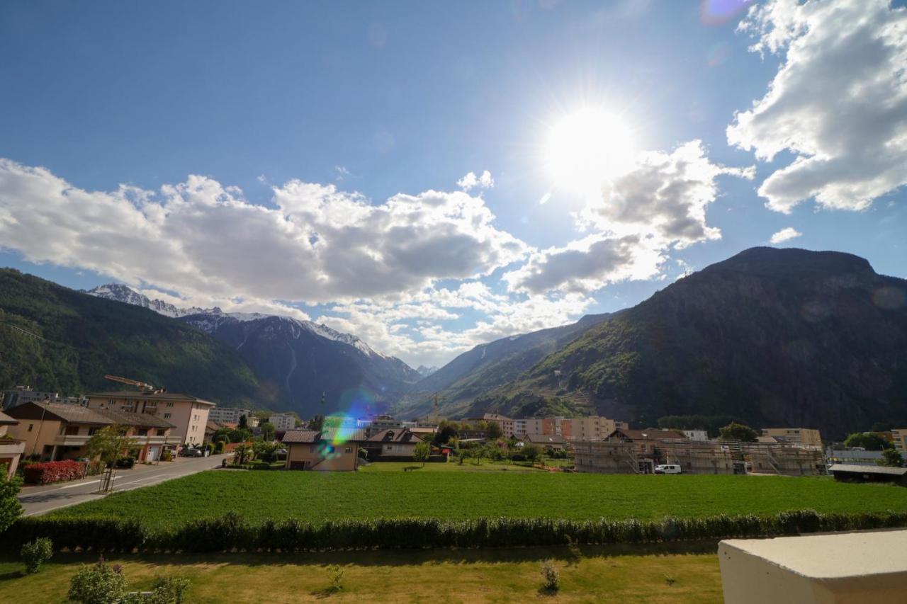 Modern Apartment Close To Martigny Train Station المظهر الخارجي الصورة